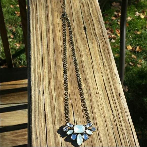 Iridescent crystal statement necklace - Picture 3 of 3